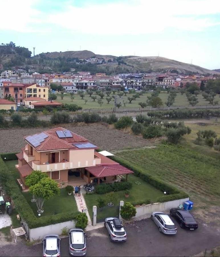 Bed & Breakfast La Villetta บอตริเชลโล ภายนอก รูปภาพ
