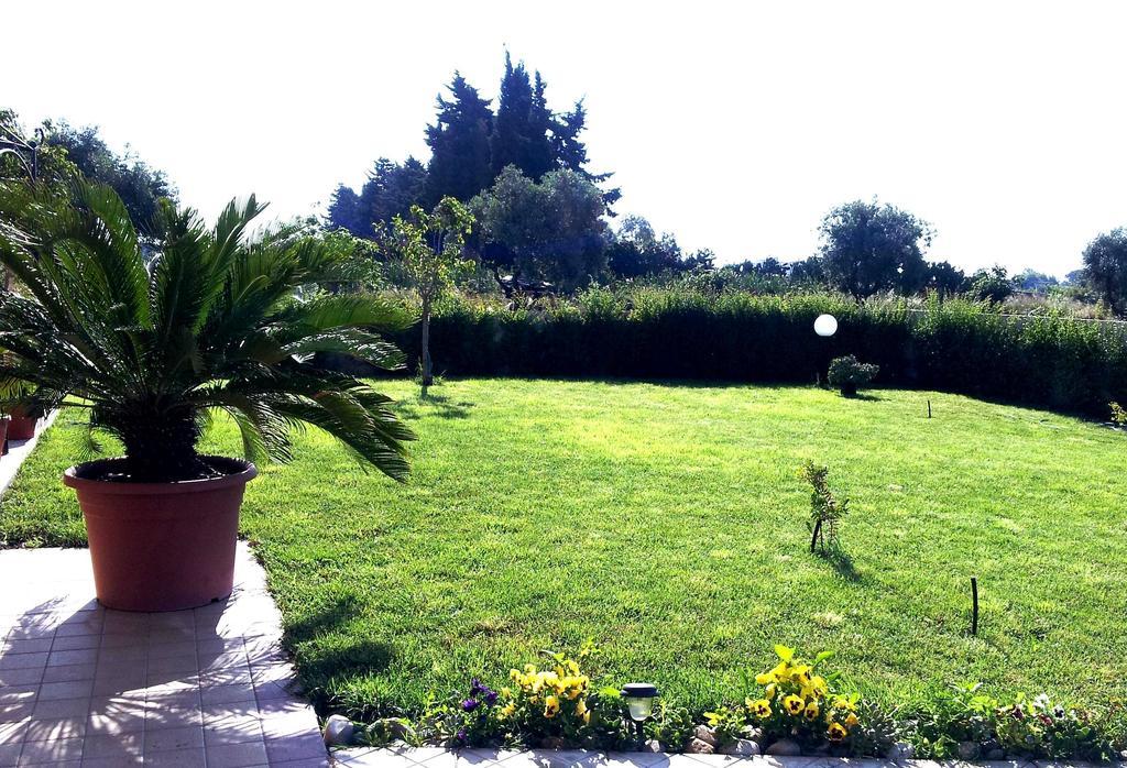 Bed & Breakfast La Villetta บอตริเชลโล ภายนอก รูปภาพ