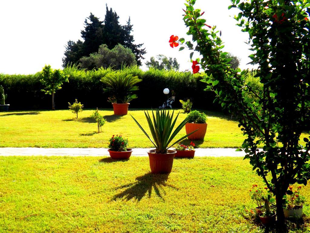 Bed & Breakfast La Villetta บอตริเชลโล ภายนอก รูปภาพ