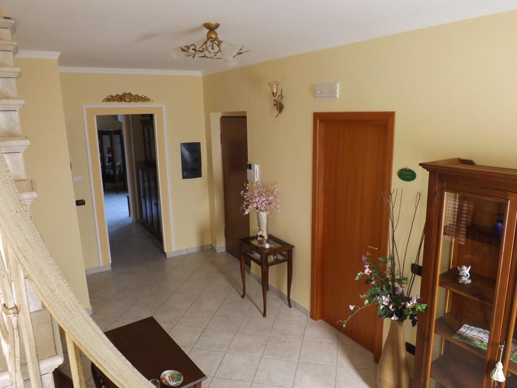 Bed & Breakfast La Villetta บอตริเชลโล ภายนอก รูปภาพ